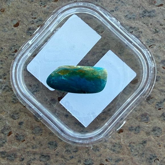 Boulder Opal Blue and Green loose Stone 3.15 carats - Picture 6 of 10